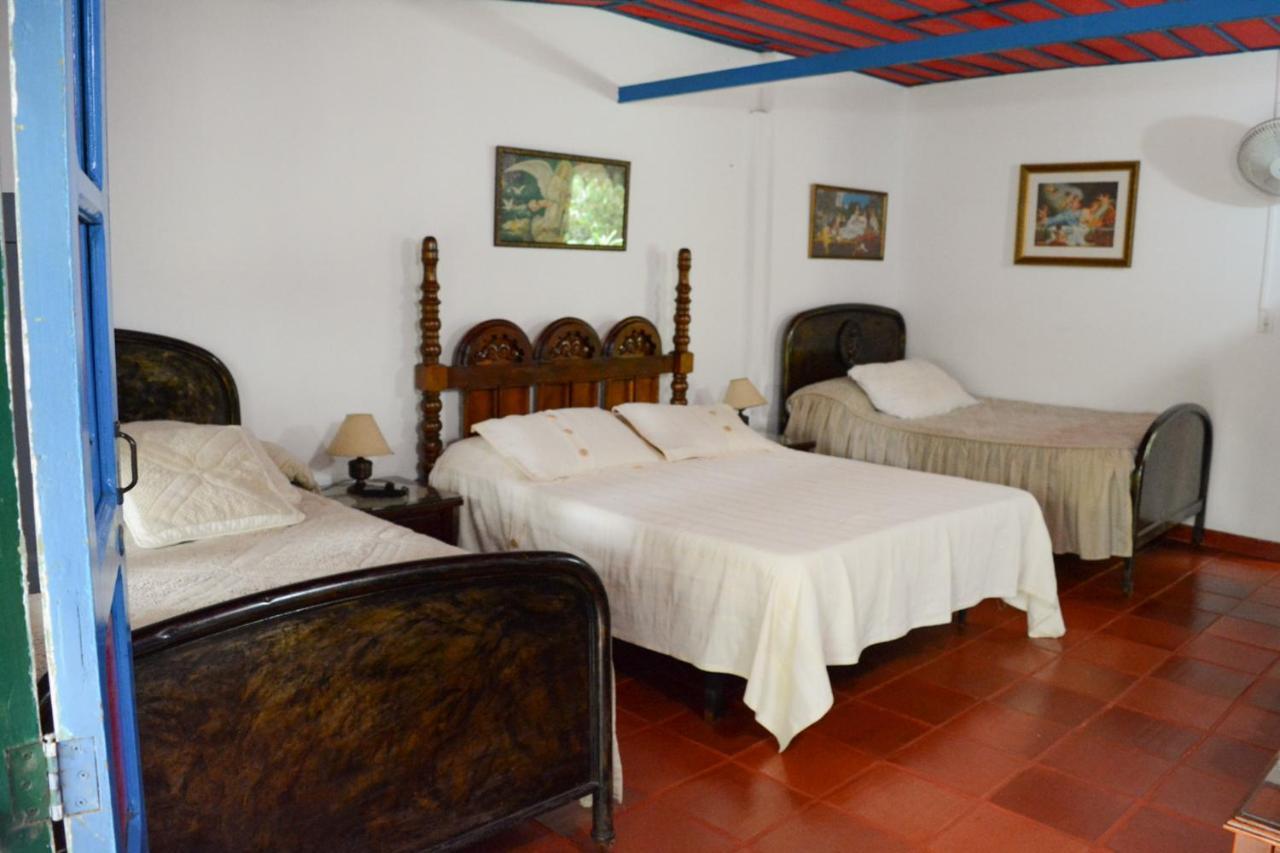 Finca La Colina Bed and Breakfast Calarcá Eksteriør billede