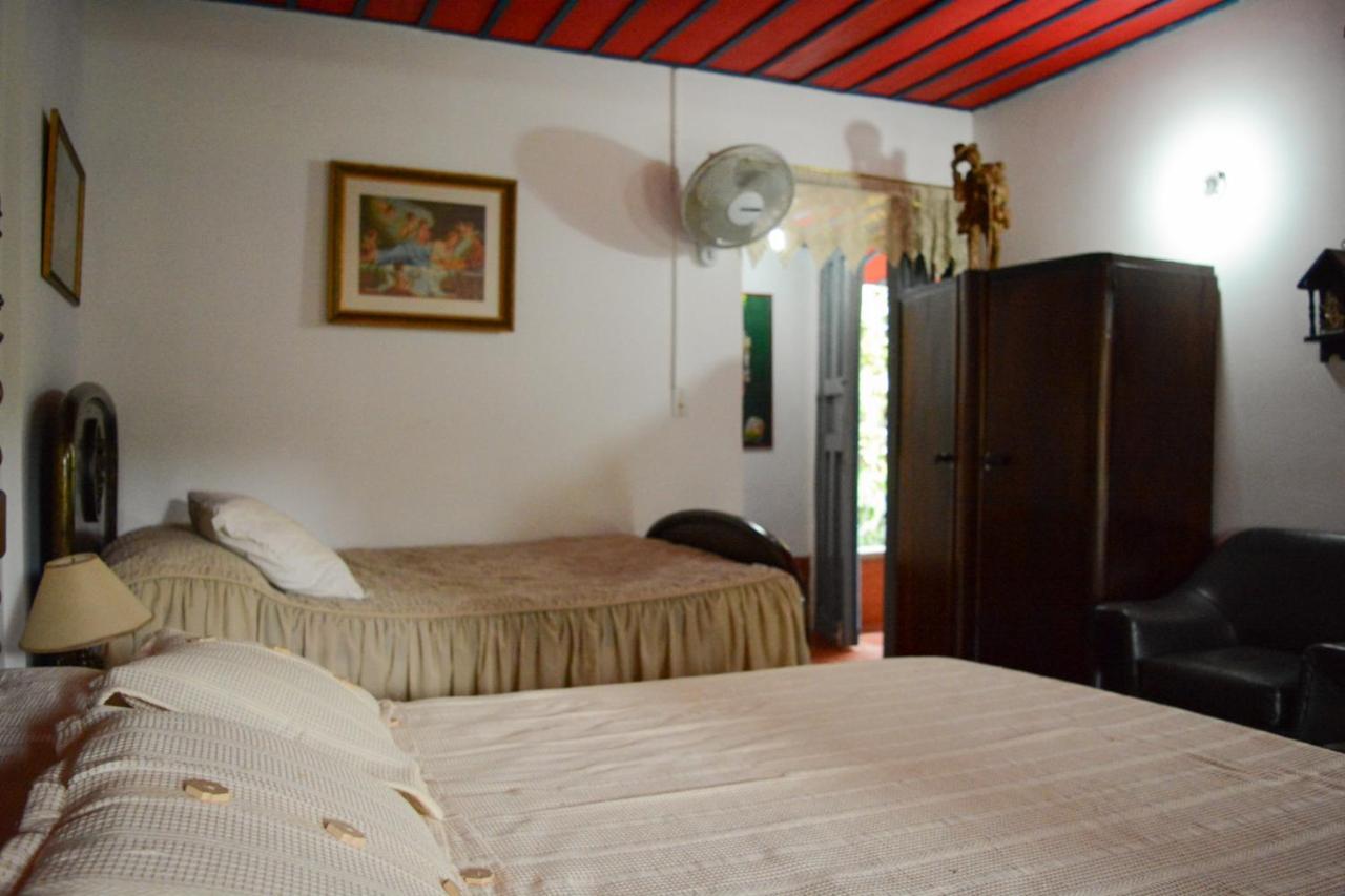 Finca La Colina Bed and Breakfast Calarcá Eksteriør billede