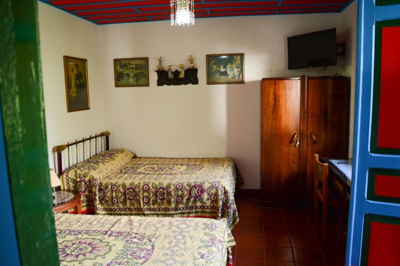 Finca La Colina Bed and Breakfast Calarcá Eksteriør billede
