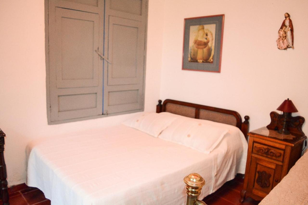 Finca La Colina Bed and Breakfast Calarcá Eksteriør billede