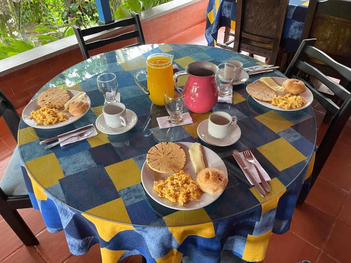 Finca La Colina Bed and Breakfast Calarcá Eksteriør billede